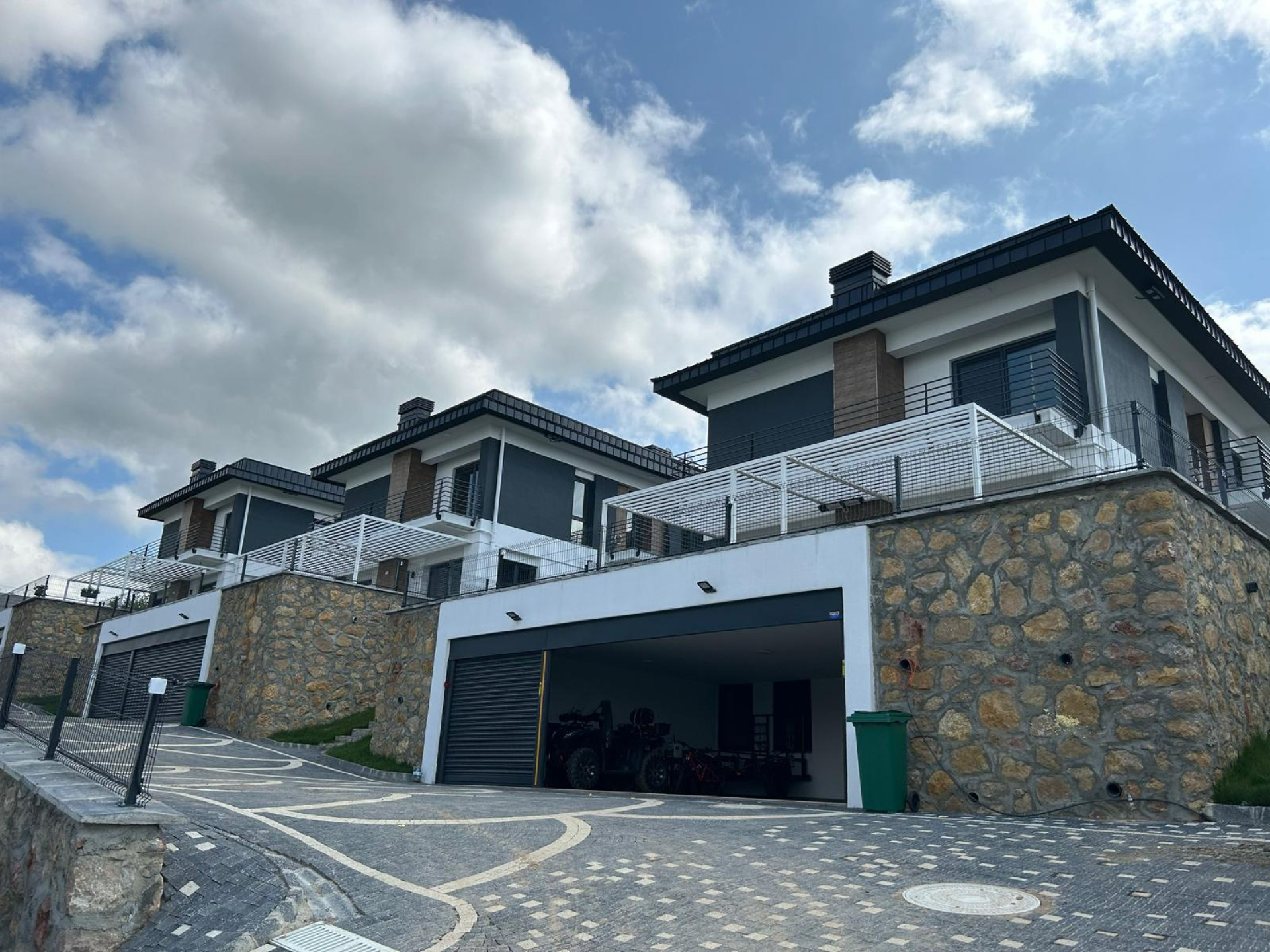 Villa Nar Çiçeği